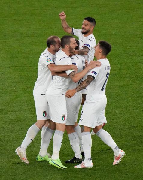 النيران الصديقة ..بركان ثائر