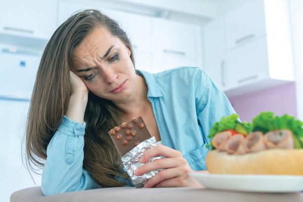 تحسين العادات الغذائية يعزز الصحة العقلية