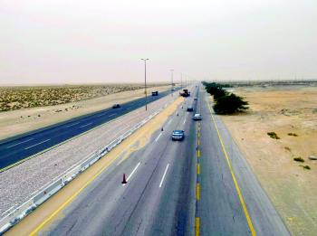 360 آلية لإزاحة تجمعات الرمال بطرق الشرقية