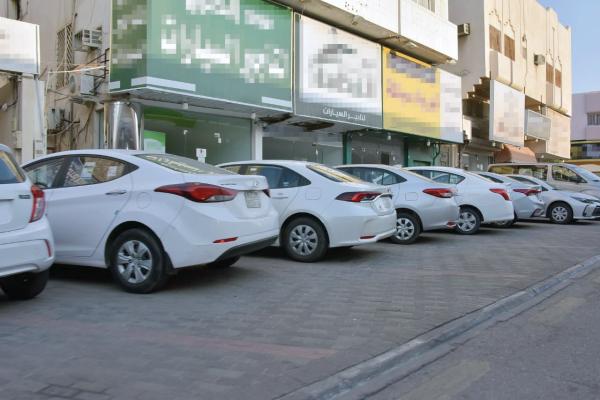مكاتب تأجير السيارات تخنق شوارع وطرق الخبر