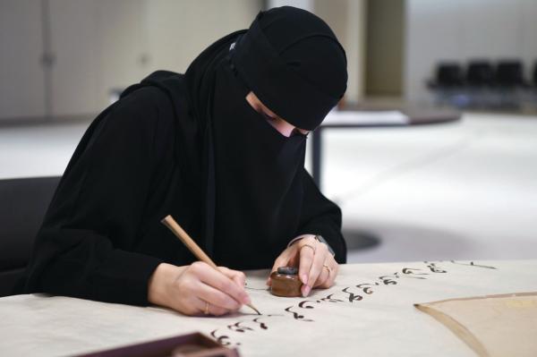 أعمال فنية وتشكيلية في «حوار الخط العربي»