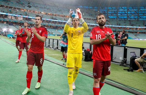 سويسرا تفوز على تركيا وتحافظ على آمالها