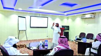 «ألفة» تحاضر منسوبيها في «جرائم غسل الأموال»