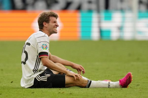 «الثلاثي» يربك الألمان