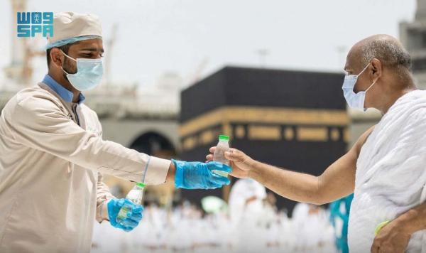 توزيع ١٥ مليون عبوة ماء زمزم بالمسجد الحرام