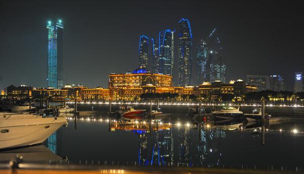 أبوظبي: هذه الأماكن لا يدخلها إلا المطعمين باللقاح