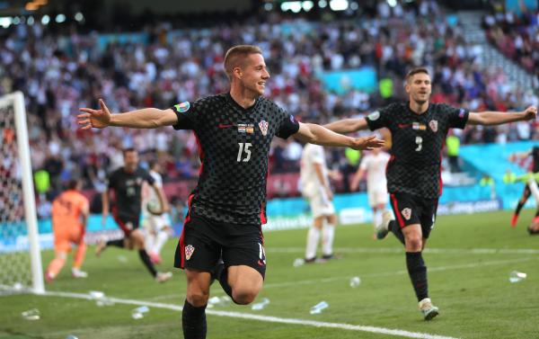 فرحة الجمهور الكرواتي بأداء منتخب بلاده امام الماتادور
