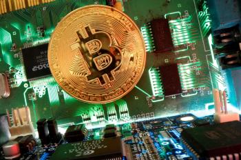 «بتكوين» تقود العملات الرقمية إلى الارتفاع