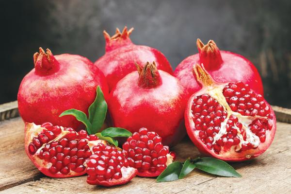 الرمان يعزز مناعة المرأة الحامل