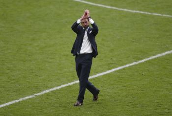 ساوثجيت يثني على المنتخب الإنجليزي