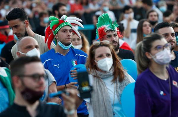 بالصور .. ايطاليا وبلجيكا ..قمة تبدأ ساخنة