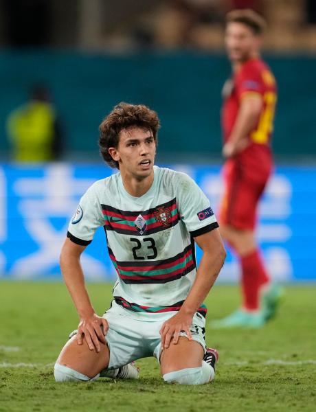نجم البرتغال يدفع فاتورة «اليورو»
