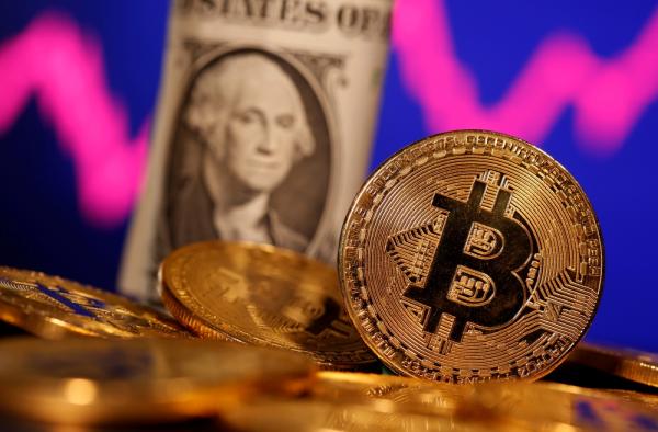 ارتفاع سعر عملة 'بيتكوين' 4.8% 