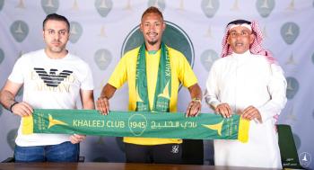 الخليج يرمم دفاعاته بـ