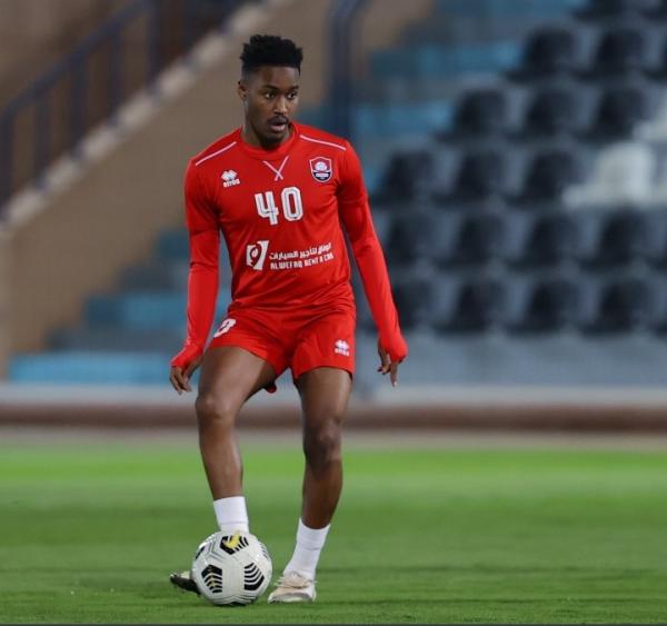 الرائد يجدد للبيشي بموافقة الهلال