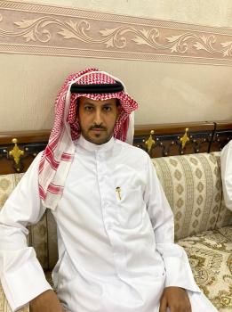 محافظ حفر الباطن يزور أسرة شهيد الواجب
