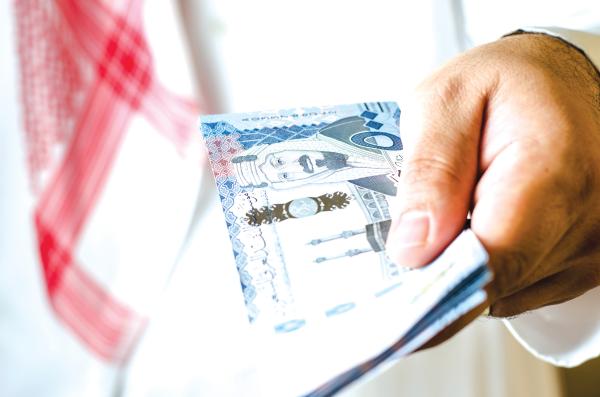 212.2 مليار ريال حجم النقد المتداول خارج المصارف
في مايو
