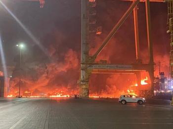 انفجار حاوية على متن سفينة بميناء جبل علي في دبي