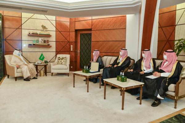 أمير الشرقية : القيادة تحرص على تأهيل الشباب لسوق العمل