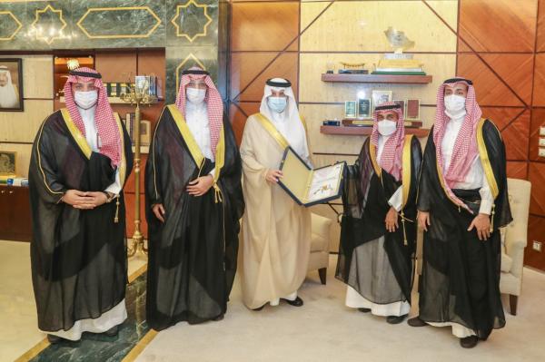 أمير الشرقية : القيادة تحرص على تأهيل الشباب لسوق العمل