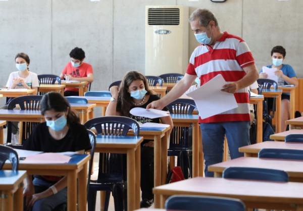 400 إصابة بكورونا خلال 24 ساعة في لبنان