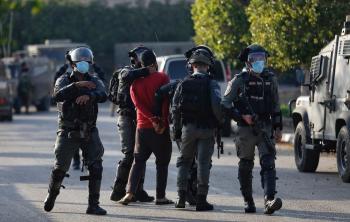 عشرات اليهود يقتحمون الأقصى وقوات الاحتلال تعتقل فلسطينيين