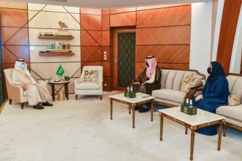 أمير الشرقية يشيد بجهود وبرامج تدريب معهد الإدارة العامة