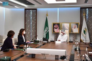 "الربيعة" يبحث الأعمال الإغاثية مع السفيرة الأمريكية لدى لبنان