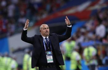 روسيا تقيل تشيرتشيسوف عقب الخروج المبكر من اليورو