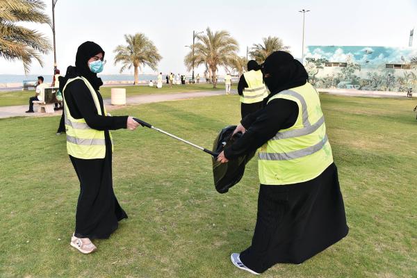 التطوع.. مبادرات حضارية تنعش رئة القطيف