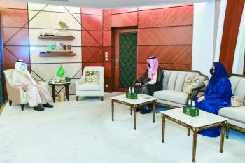أمير الشرقية: برامج «الإدارة العامة» تنمي مهارات منسوبي القطاع العام