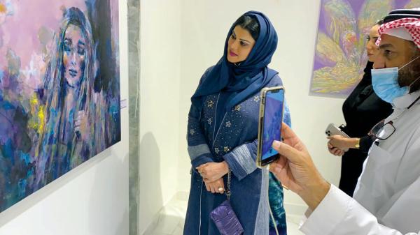 «البنفسج».. لوحات فنية مستوحاة من ثقافة المملكة