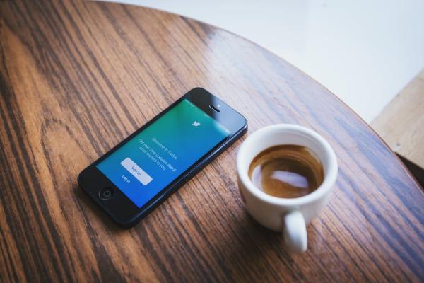 'تويتر' يتخذ إجراءات لتهدئة التوتر مع الهند