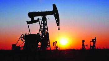 النفط ينهي تعاملات الأسبوع على ارتفاع 2 %