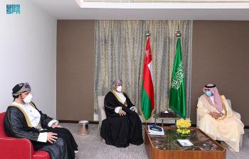 وزير التجارة ونظيره العُماني يبحثان زيادة التبادل التجاري
