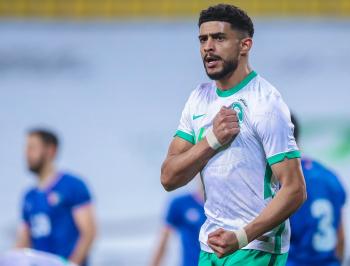 الأخضر يطير إلى طوكيو الخميس