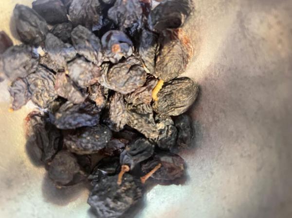 بالصور .. ضبط 1144 كيلَو أغذية غير صالحة بالهفوف