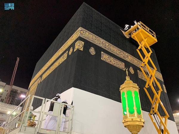 استبدال كسوة الكعبة المشرفة .. الاثنين المقبل