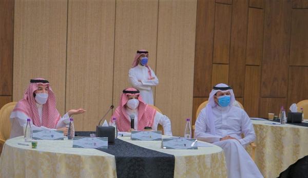 وزير الرياضة يستمع لملاحظات رؤساء الأندية