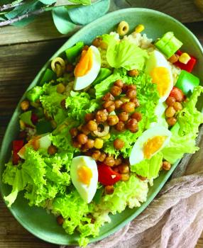 إعداد سلطة الأرز البني