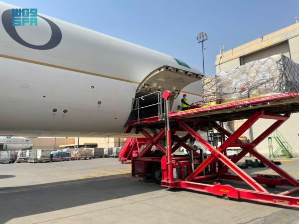 طلائع الجسر الجوي السعودي تصل إلى تونس