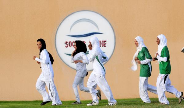 الرياضة النسائية.. تتحدى الصعوبات