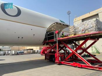 طلائع الجسر الجوي السعودي تصل إلى تونس
