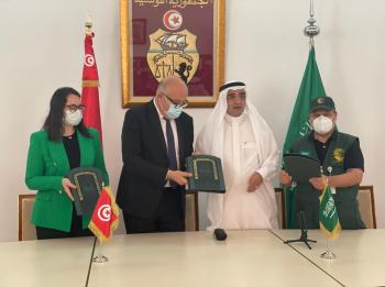 طلائع الجسر الجوي السعودي تصل إلى تونس