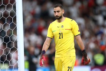 حارس إيطاليا ينضم إلى سان جيرمان بعد ترك ميلان