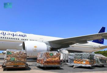 الجسر الإغاثي السعودي.. الطائرة الثالثة تصل تونس