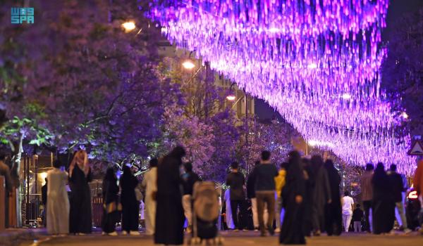 شارع الفن..كرنفال الألوان ووجهة العائلات