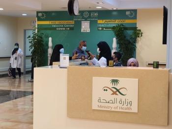 74 ألف ساعة تطوعية بـ«لقاحات القطيف»