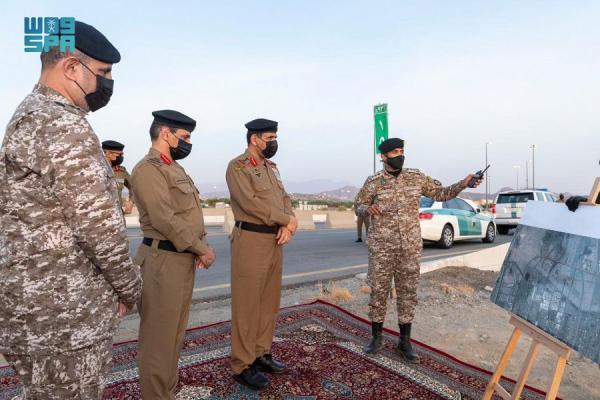 مدير الأمن العام يقف على استعدادات استقبال الحجاج