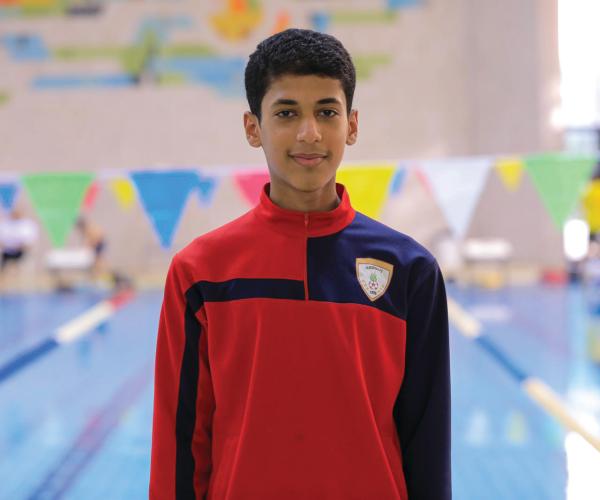 العيسى يحلم بالعالمية في السباحة